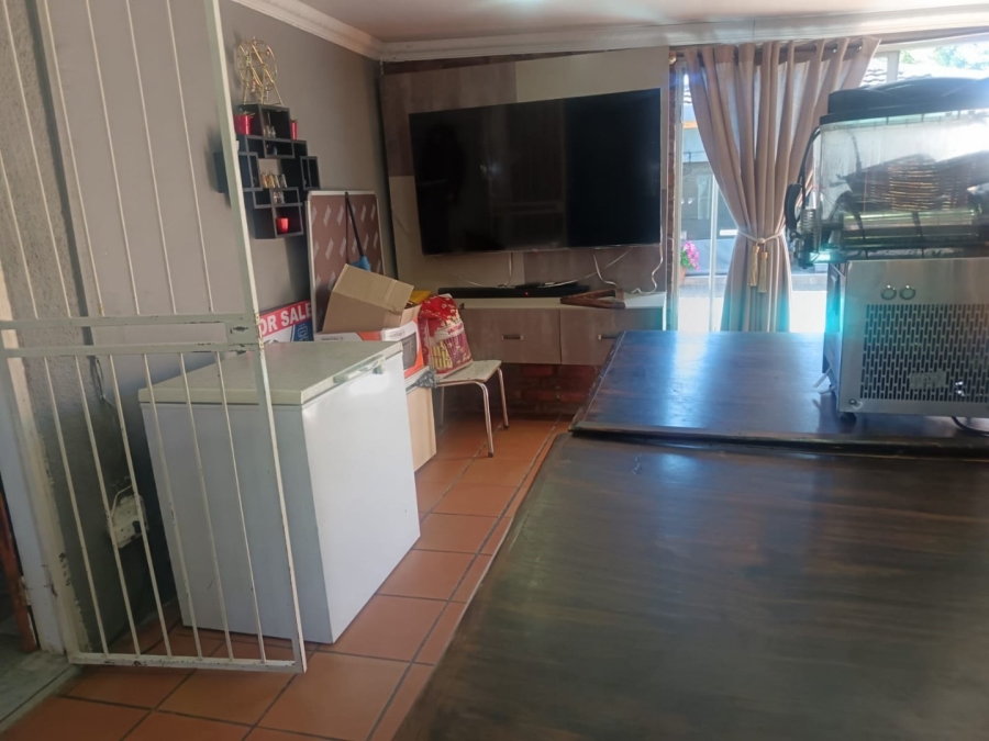 4 Bedroom Property for Sale in Herlear Northern Cape